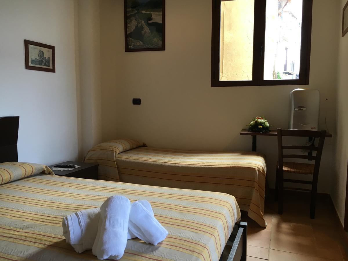 La Bastia Bed & Breakfast ชิลลา ภายนอก รูปภาพ