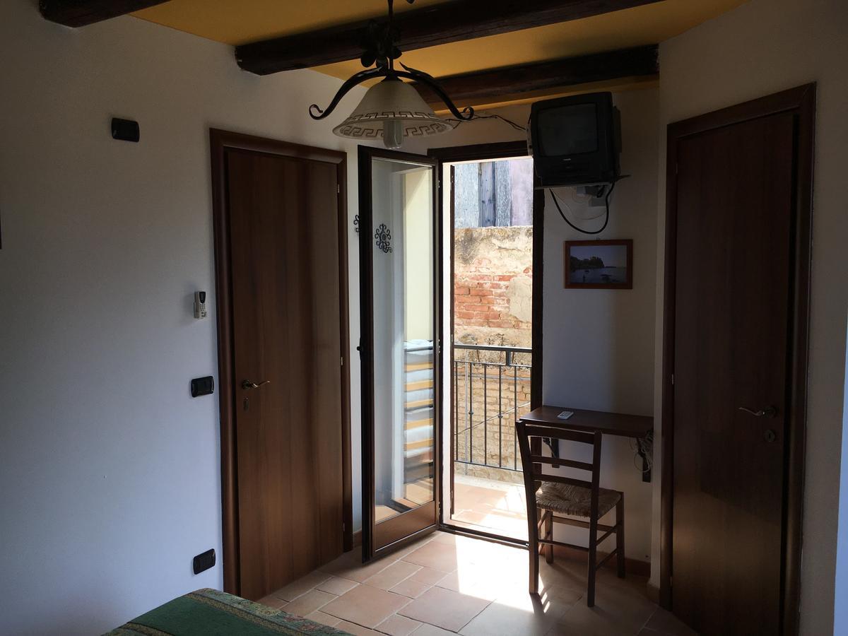 La Bastia Bed & Breakfast ชิลลา ภายนอก รูปภาพ