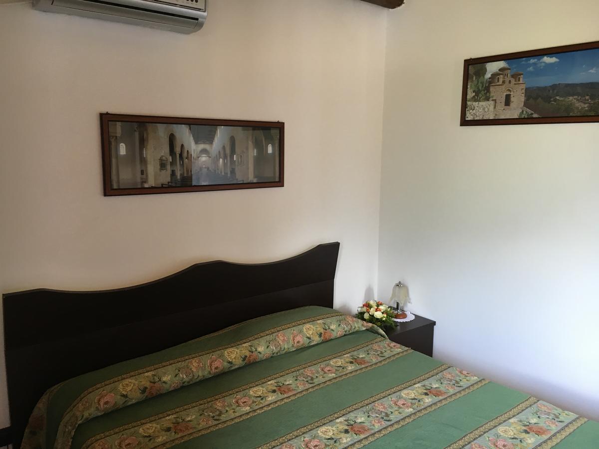 La Bastia Bed & Breakfast ชิลลา ภายนอก รูปภาพ