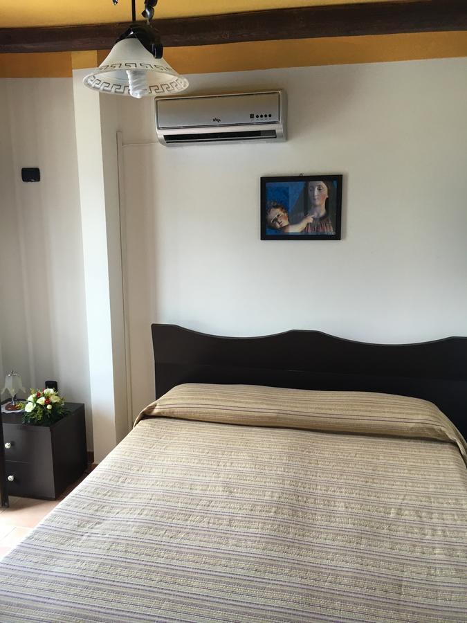 La Bastia Bed & Breakfast ชิลลา ภายนอก รูปภาพ
